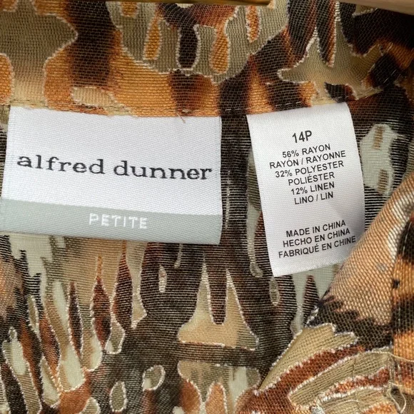 HP🎉 Women’s Animal Print Burnout Button Up Blouse - Picture 9 of 15